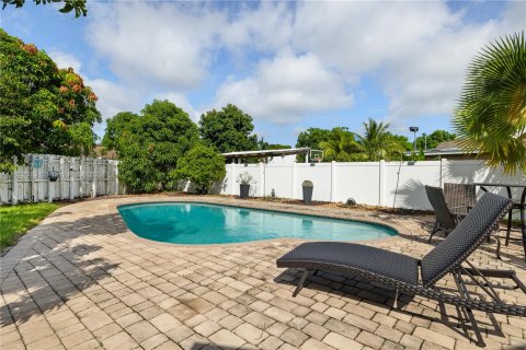 House in Pembroke Pines, Florida 4 bedrooms, 159.14 sq.m. № 1345358 - photo 25