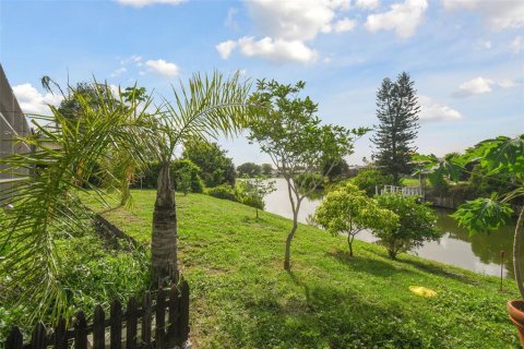 Villa ou maison à vendre à Port Richey, Floride: 2 chambres, 125.88 m2 № 1273393 - photo 20