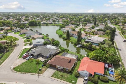 Villa ou maison à vendre à Port Richey, Floride: 2 chambres, 125.88 m2 № 1273393 - photo 1