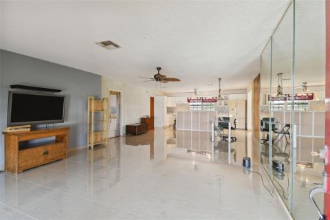 Villa ou maison à vendre à Port Richey, Floride: 2 chambres, 125.88 m2 № 1273393 - photo 6