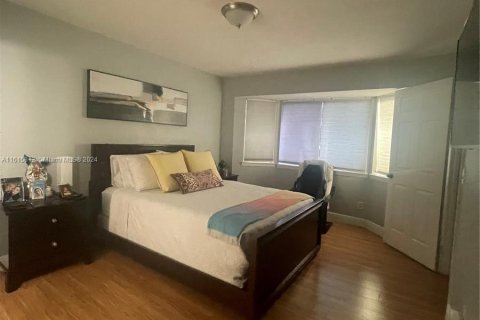 Condominio en venta en Pembroke Pines, Florida, 2 dormitorios, 95.97 m2 № 1237755 - foto 5