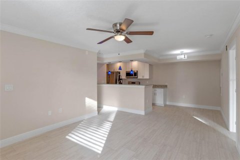 Condo in Kissimmee, Florida, 2 bedrooms  № 1432018 - photo 2