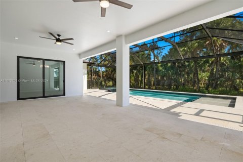 House in Naples, Florida 4 bedrooms, 238.76 sq.m. № 1235600 - photo 27