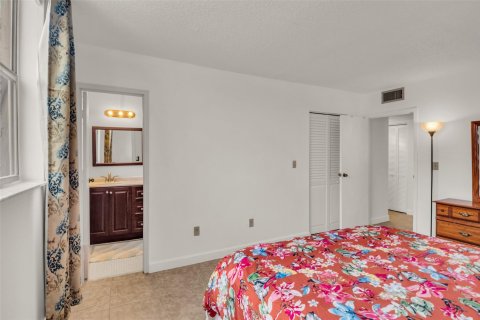 Copropriété à vendre à Lauderdale Lakes, Floride: 2 chambres, 93.83 m2 № 914248 - photo 26
