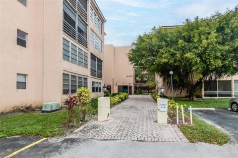 Condominio en venta en Lauderdale Lakes, Florida, 2 dormitorios, 93.83 m2 № 914248 - foto 19