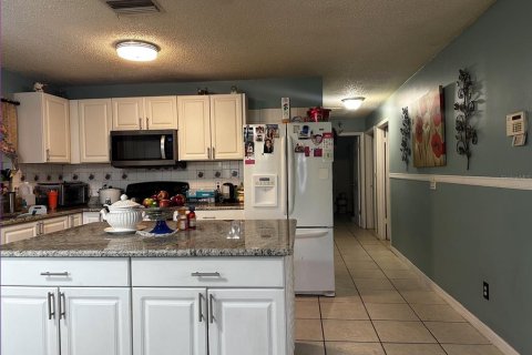 Casa en venta en Tampa, Florida, 3 dormitorios, 109.25 m2 № 1347106 - foto 2