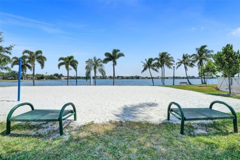 Casa en venta en Miramar, Florida, 4 dormitorios, 214.98 m2 № 1207437 - foto 2