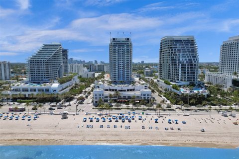 Condo in Fort Lauderdale, Florida  № 1189685 - photo 1