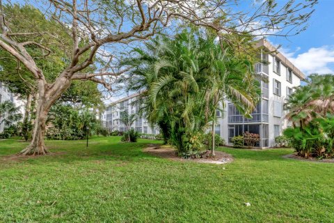 Condominio en venta en Boynton Beach, Florida, 2 dormitorios, 89.46 m2 № 972966 - foto 1