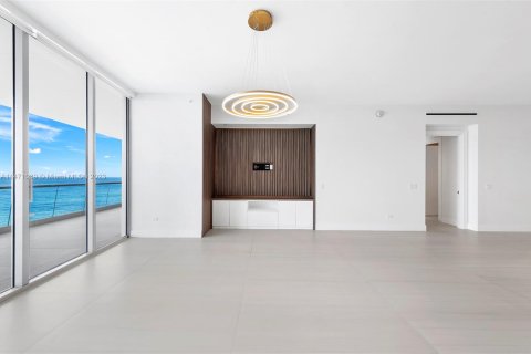 Condo in Sunny Isles Beach, Florida, 3 bedrooms  № 783667 - photo 23