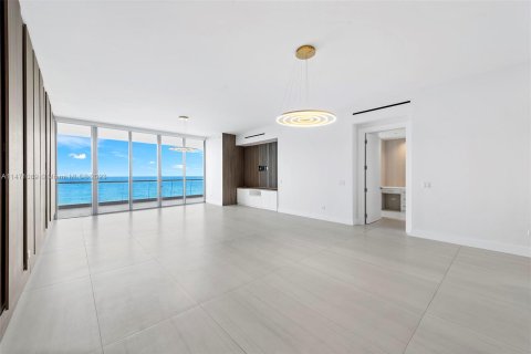 Condo in Sunny Isles Beach, Florida, 3 bedrooms  № 783667 - photo 22