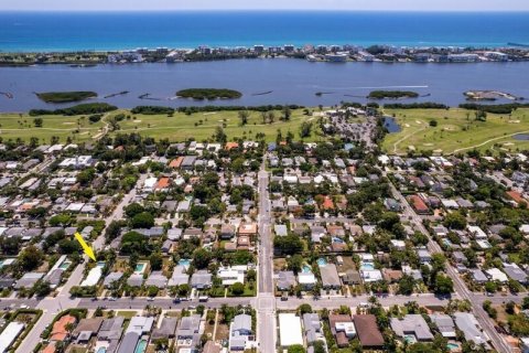 Villa ou maison à vendre à Lake Worth, Floride: 2 chambres, 101.82 m2 № 1210517 - photo 3