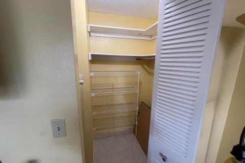 Copropriété à vendre à Sunrise, Floride: 2 chambres, 78.97 m2 № 1210518 - photo 3