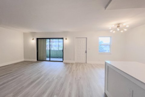 Condominio en venta en Lake Worth, Florida, 2 dormitorios, 93.55 m2 № 1210418 - foto 5