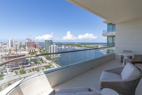 Condominio en venta en West Palm Beach, Florida, 3 dormitorios, 293.39 m2 № 734681 - foto 19