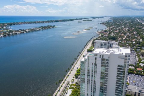 Condo in West Palm Beach, Florida, 3 bedrooms  № 734681 - photo 5