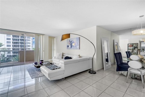 Condominio en venta en Miami Beach, Florida, 2 dormitorios, 121.7 m2 № 1345838 - foto 8