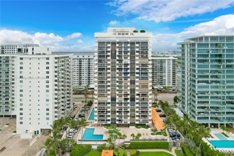 Copropriété à vendre à Miami Beach, Floride: 2 chambres, 121.7 m2 № 1345838 - photo 1