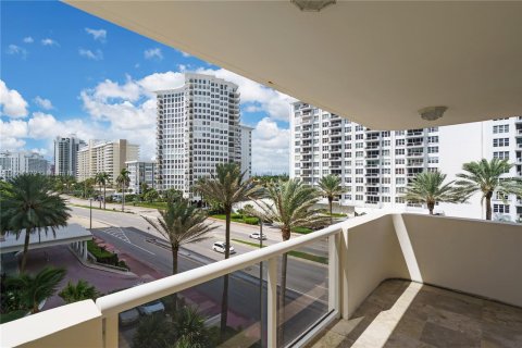 Condominio en venta en Miami Beach, Florida, 2 dormitorios, 121.7 m2 № 1345838 - foto 21