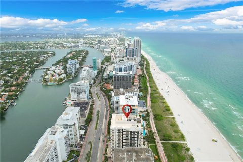 Copropriété à vendre à Miami Beach, Floride: 2 chambres, 121.7 m2 № 1345838 - photo 3