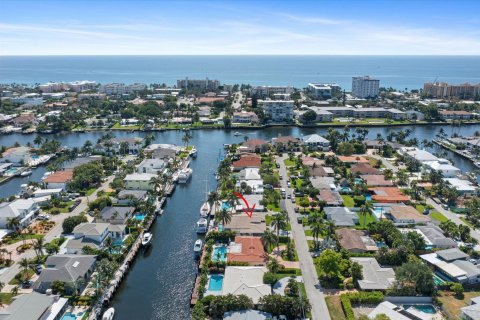 House in Deerfield Beach, Florida 3 bedrooms, 222.22 sq.m. № 1210256 - photo 12