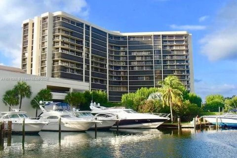 Condominio en venta en Highland Beach, Florida, 2 dormitorios, 173.73 m2 № 938053 - foto 4