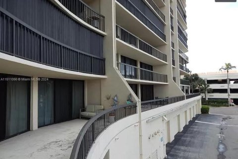 Condominio en venta en Highland Beach, Florida, 2 dormitorios, 173.73 m2 № 938053 - foto 19