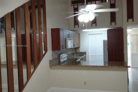 Touwnhouse à vendre à Miramar, Floride: 3 chambres, 96.62 m2 № 1119768 - photo 9