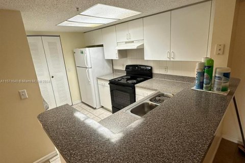 Condo in Coconut Creek, Florida, 2 bedrooms  № 1128521 - photo 24