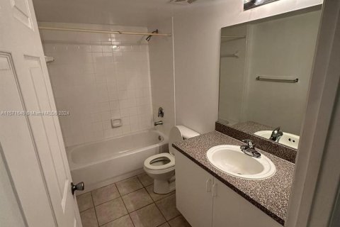 Condo in Coconut Creek, Florida, 2 bedrooms  № 1128521 - photo 18