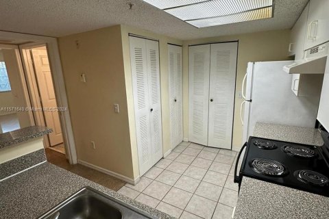 Copropriété à vendre à Coconut Creek, Floride: 2 chambres, 115.76 m2 № 1128521 - photo 25