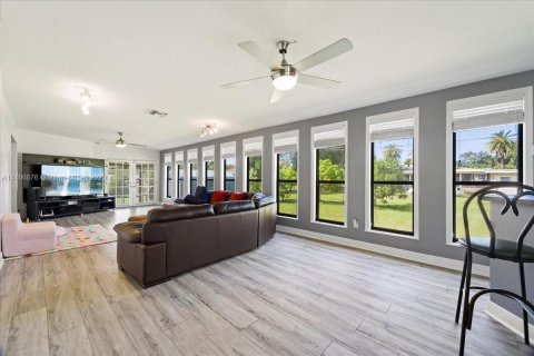 Casa en venta en Clewiston, Florida, 4 dormitorios, 275.64 m2 № 841257 - foto 10