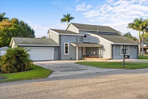 Casa en venta en Clewiston, Florida, 4 dormitorios, 275.64 m2 № 841257 - foto 1