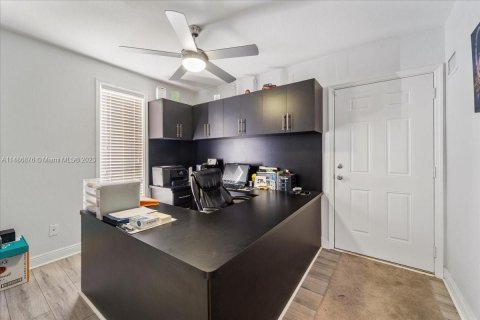 Casa en venta en Clewiston, Florida, 4 dormitorios, 275.64 m2 № 841257 - foto 15