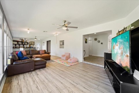 Casa en venta en Clewiston, Florida, 4 dormitorios, 275.64 m2 № 841257 - foto 7