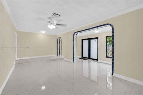 Villa ou maison à vendre à Palmetto Bay, Floride: 4 chambres, 287.53 m2 № 1348928 - photo 7