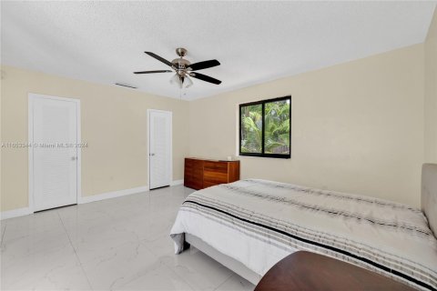 Villa ou maison à vendre à Palmetto Bay, Floride: 4 chambres, 287.53 m2 № 1348928 - photo 23