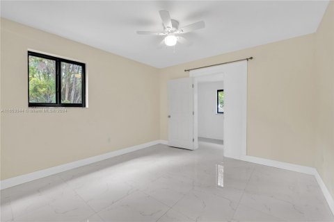 Villa ou maison à vendre à Palmetto Bay, Floride: 4 chambres, 287.53 m2 № 1348928 - photo 18