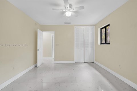 Villa ou maison à vendre à Palmetto Bay, Floride: 4 chambres, 287.53 m2 № 1348928 - photo 19