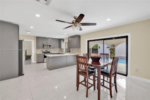 Villa ou maison à vendre à Palmetto Bay, Floride: 4 chambres, 287.53 m2 № 1348928 - photo 10