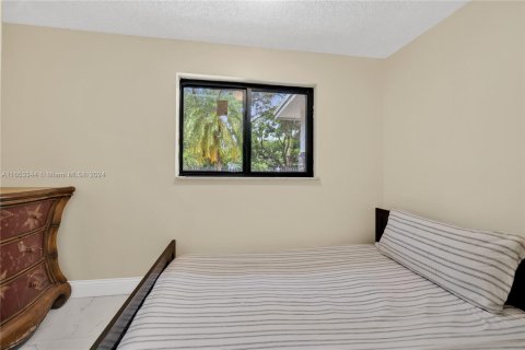 Villa ou maison à vendre à Palmetto Bay, Floride: 4 chambres, 287.53 m2 № 1348928 - photo 26