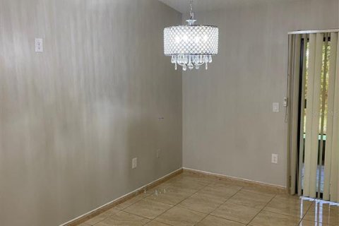 Adosado en venta en Orlando, Florida, 2 dormitorios, 113.34 m2 № 1370986 - foto 16