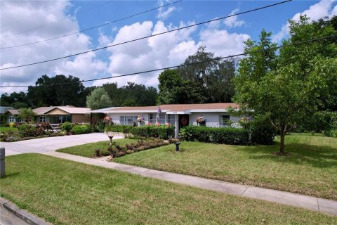 House in Bartow, Florida 4 bedrooms, 212.37 sq.m. № 1370990 - photo 2