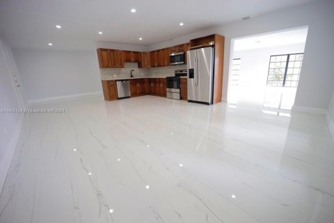 Villa ou maison à vendre à Lauderhill, Floride: 4 chambres, 187.85 m2 № 1333411 - photo 4