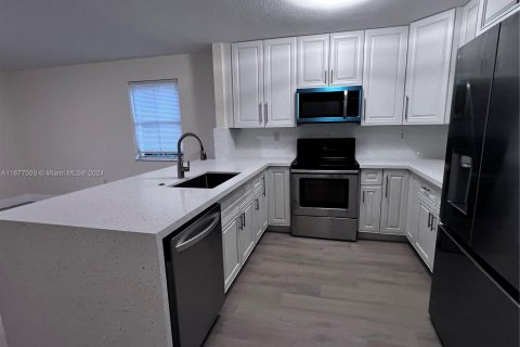 Adosado en venta en Miramar, Florida, 3 dormitorios, 136.57 m2 № 1410398 - foto 5