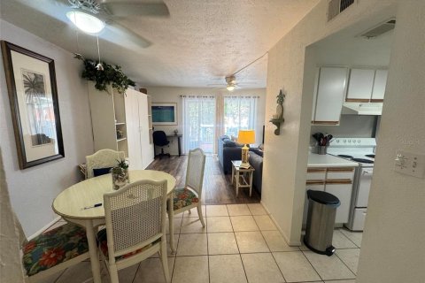 Condominio en venta en Saint Petersburg, Florida, 1 dormitorio, 73.11 m2 № 1395313 - foto 4