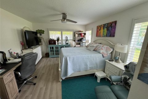 Casa en venta en Oxford, Florida, 4 dormitorios, 185.99 m2 № 1395318 - foto 9