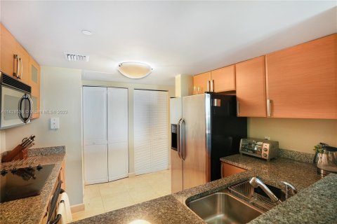 Condominio en venta en Miami, Florida, 2 dormitorios, 127 m2 № 653843 - foto 10