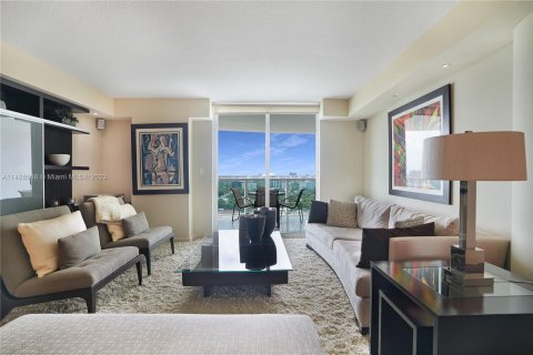 Condo in Miami, Florida, 2 bedrooms  № 653843 - photo 26