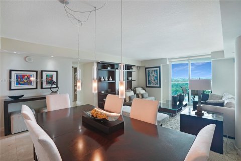 Condo in Miami, Florida, 2 bedrooms  № 653843 - photo 6